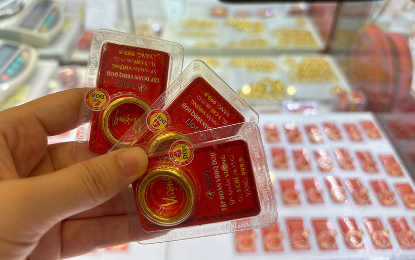 Giá vàng hôm nay 12 / 11: Vàng SJC , nhẫn BTMC , Doji điều chỉnh ra sao? - Ảnh 2. Giá vàng hôm nay 12 / 11: Vàng SJC , nhẫn BTMC , Doji điều chỉnh ra sao? - Ảnh 2.