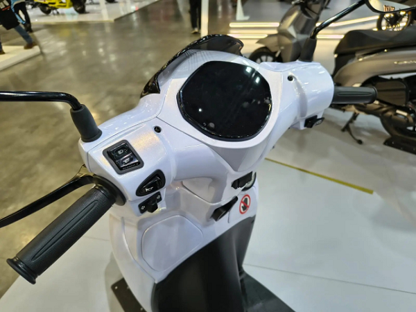 Xe ga 125cc giá rẻ tại Việt Nam thiết kế thời thượng , cạnh tranh Honda Vision - Ảnh 3.