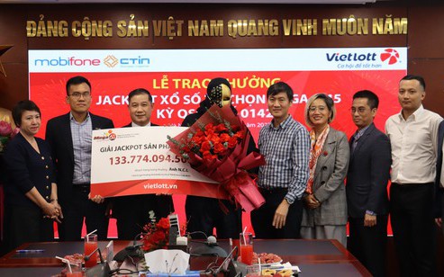 Tin sáng 13/11: Bền bỉ mua 1 dãy số Vietlott, nam thanh niên trúng gần 134 tỷ đồng; thuốc ung thư của Nga vừa được cấp phép tại Việt Nam có tên là gì?