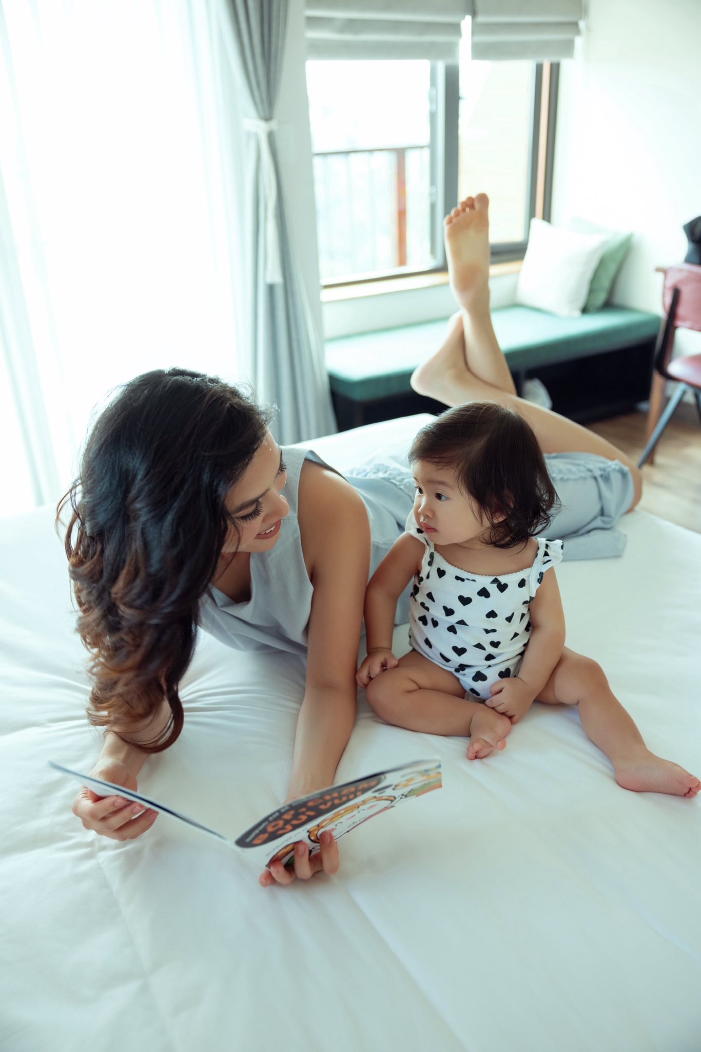 Con gái Á hậu Hoàng My gây sốt mạng trong ngày sinh nhật mẹ - Ảnh 2. Con gái Á hậu Hoàng My gây sốt mạng trong ngày sinh nhật mẹ - Ảnh 2.