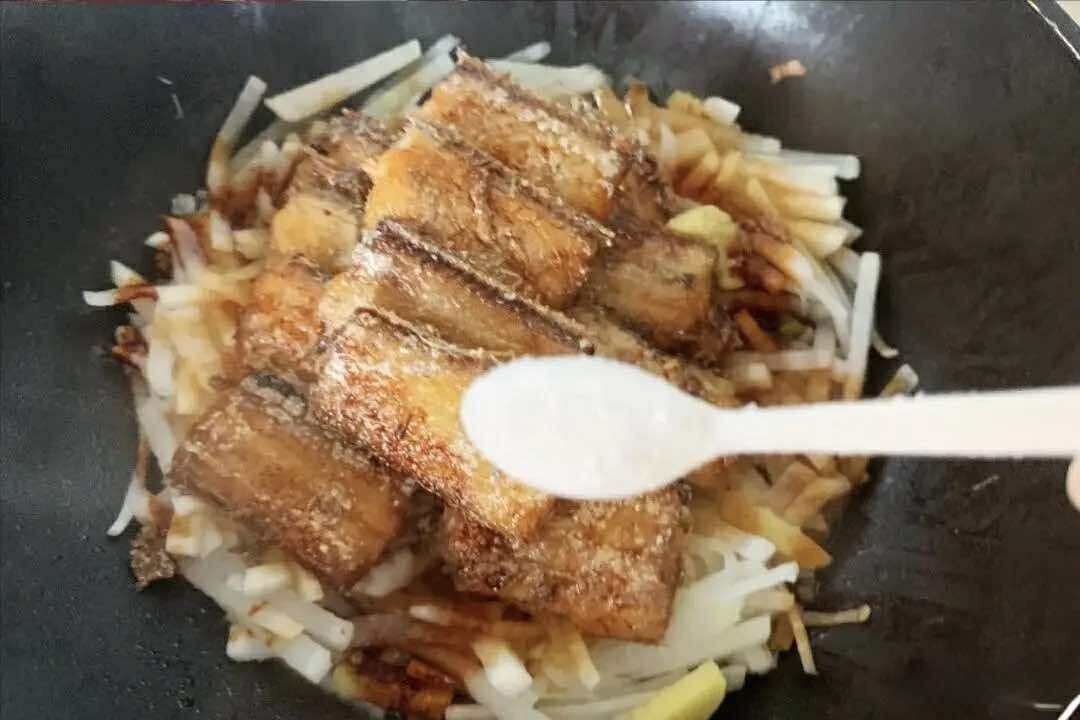 Người sành ăn sẽ ưu ái chọn 5 loại cá này vào mùa đông: Hương vị béo ngậy và ngon miệng lại rất dễ chế biến - Ảnh 7.