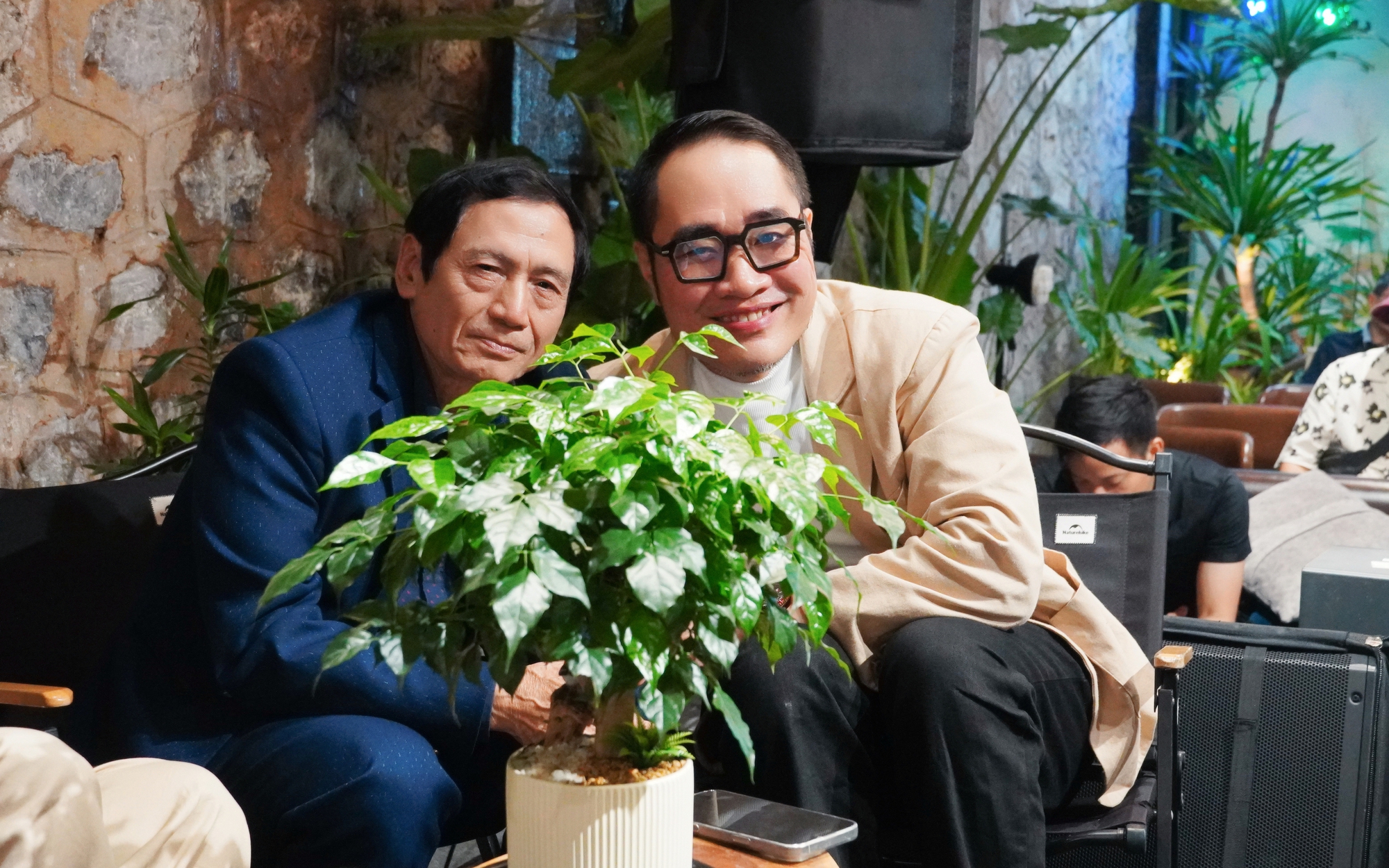 Viết ca khúc về cha, ca sĩ Khôi Minh mong đừng ai giống nhân vật của Trấn Thành