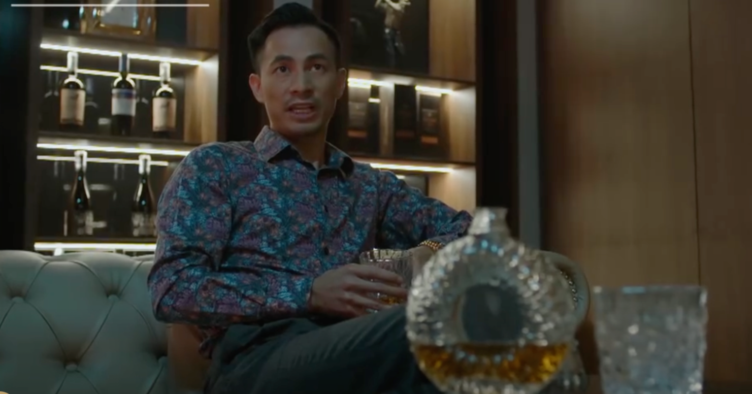 Viên tìm cách thoát thân, lộ thêm mắt xích đường dây đánh bạc - Ảnh 1. Lằn ranh - Tập 11: Viên tìm đường trốn, lộ thêm mắt xích A Hồng - Ảnh 1.