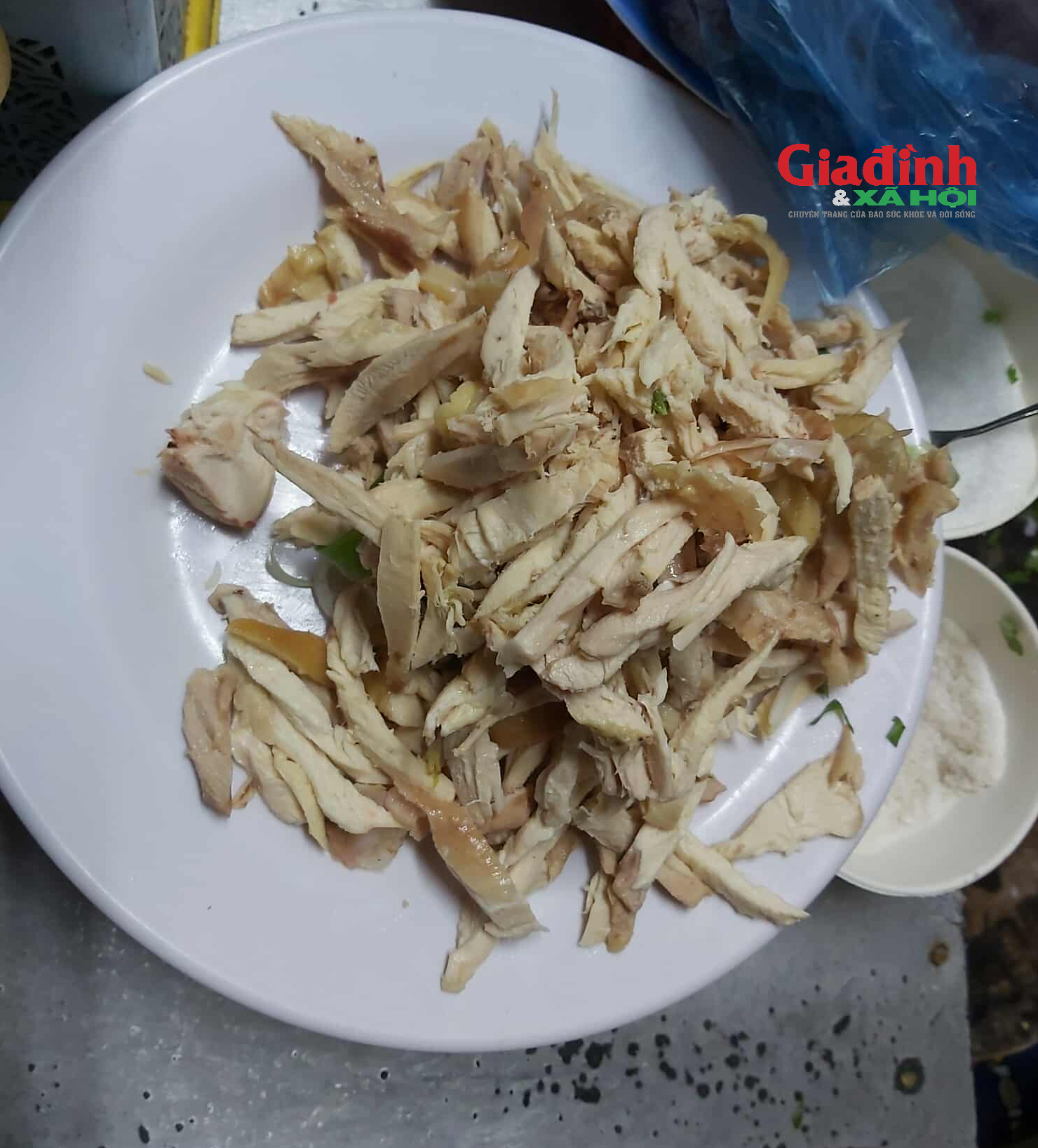 Quán phở 20k chuẩn ngon, bổ, rẻ hy hữu ở Hà Nội, khách ra vào nườm nượp - Ảnh 3. Quán phở 20k chuẩn ngon, bổ, rẻ hy hữu ở Hà Nội, khách ra vào nườm nượp - Ảnh 3.