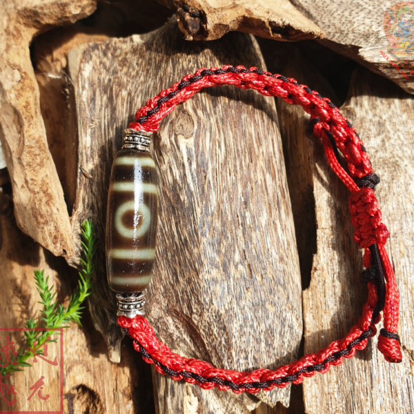 Thiên Dzi 3 mắt: Báu vật mang lại may mắn, tài lộc và bình an - Ảnh 2. Thiên Dzi 3 mắt: Báu vật mang lại may mắn, tài lộc và bình an - Ảnh 2.