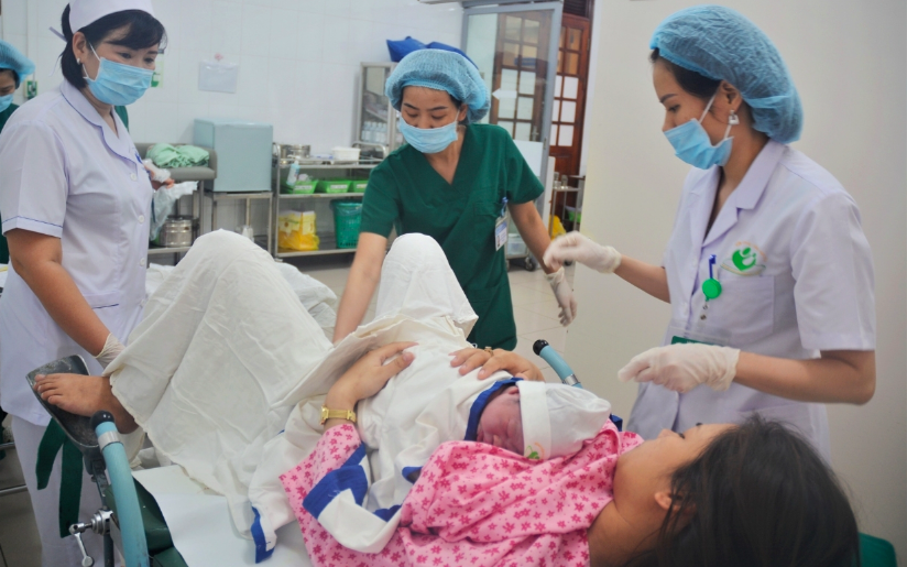 Mất cân bằng giới tính khi sinh ở Hà Nội (1): Thách thức  lớn cho an sinh và chất lượng dân số Thủ đô