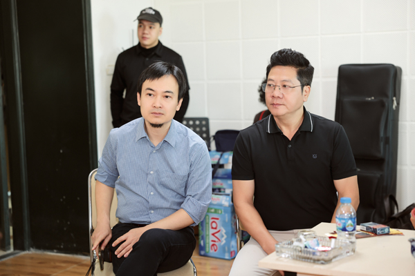 Các nghệ sĩ đi viếng mộ GS.NSND Trung Kiên trước đêm nghệ thuật tri ân 'Lời ca còn mãi' - Ảnh 3. Các nghệ sĩ đi viếng mộ GS.NSND Trung Kiên trước đêm nghệ thuật tri ân 'Lời ca còn mãi' - Ảnh 3.