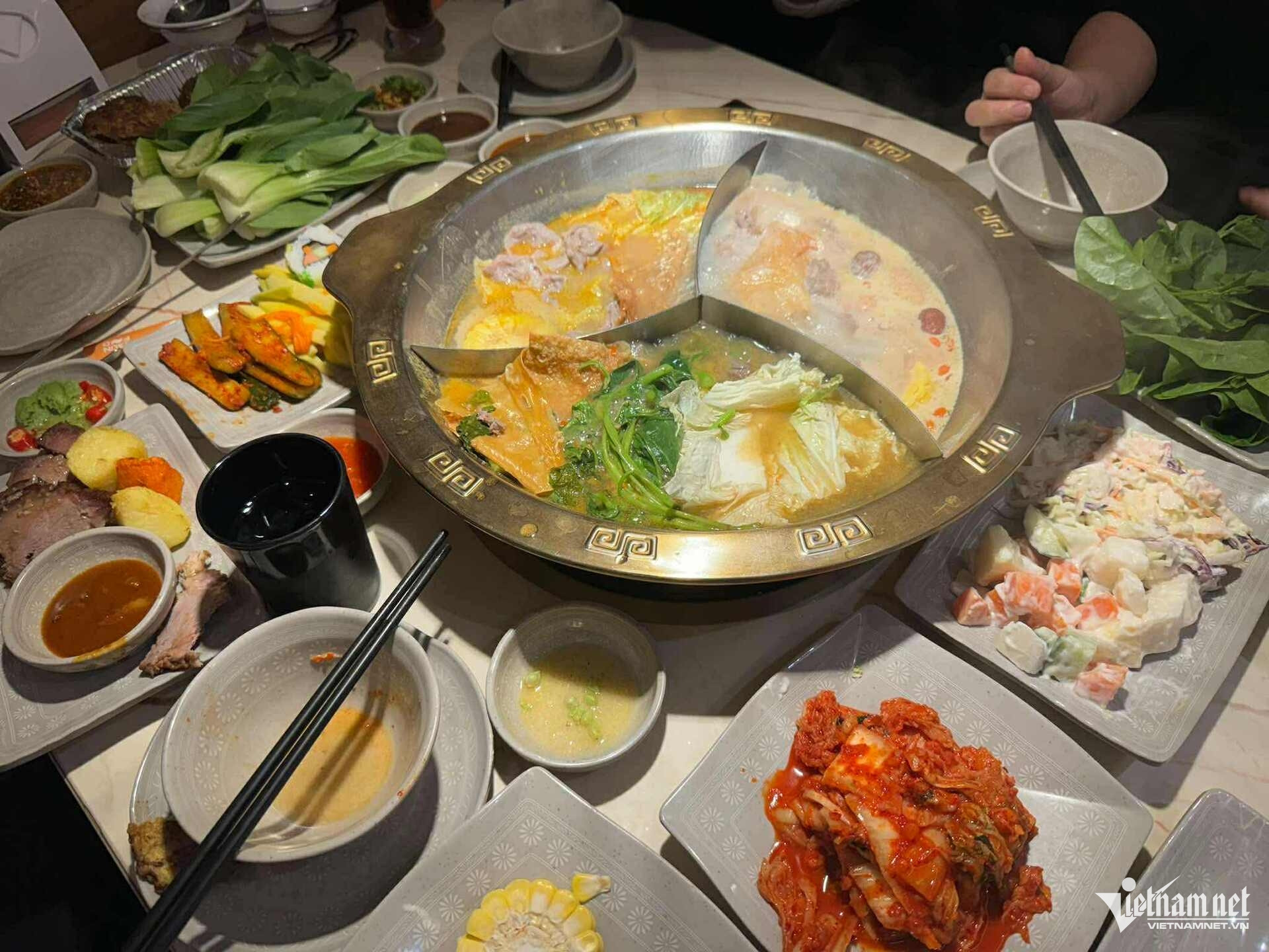 Trót khoe chồng là giám đốc, cô gái 'khốn khổ' với đồng nghiệp - Ảnh 1.