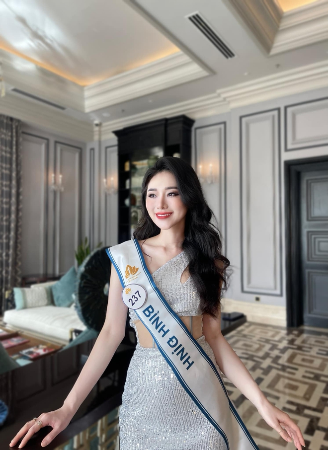 Thí sinh Olympia có màn lột xác đỉnh nhất lịch sử: Sau 10 năm tưởng biến thành người khác, còn thi cả Hoa hậu - Ảnh 4. Thí sinh Olympia có màn lột xác đỉnh nhất lịch sử: Sau 10 năm tưởng biến thành người khác, còn thi cả Hoa hậu - Ảnh 4.