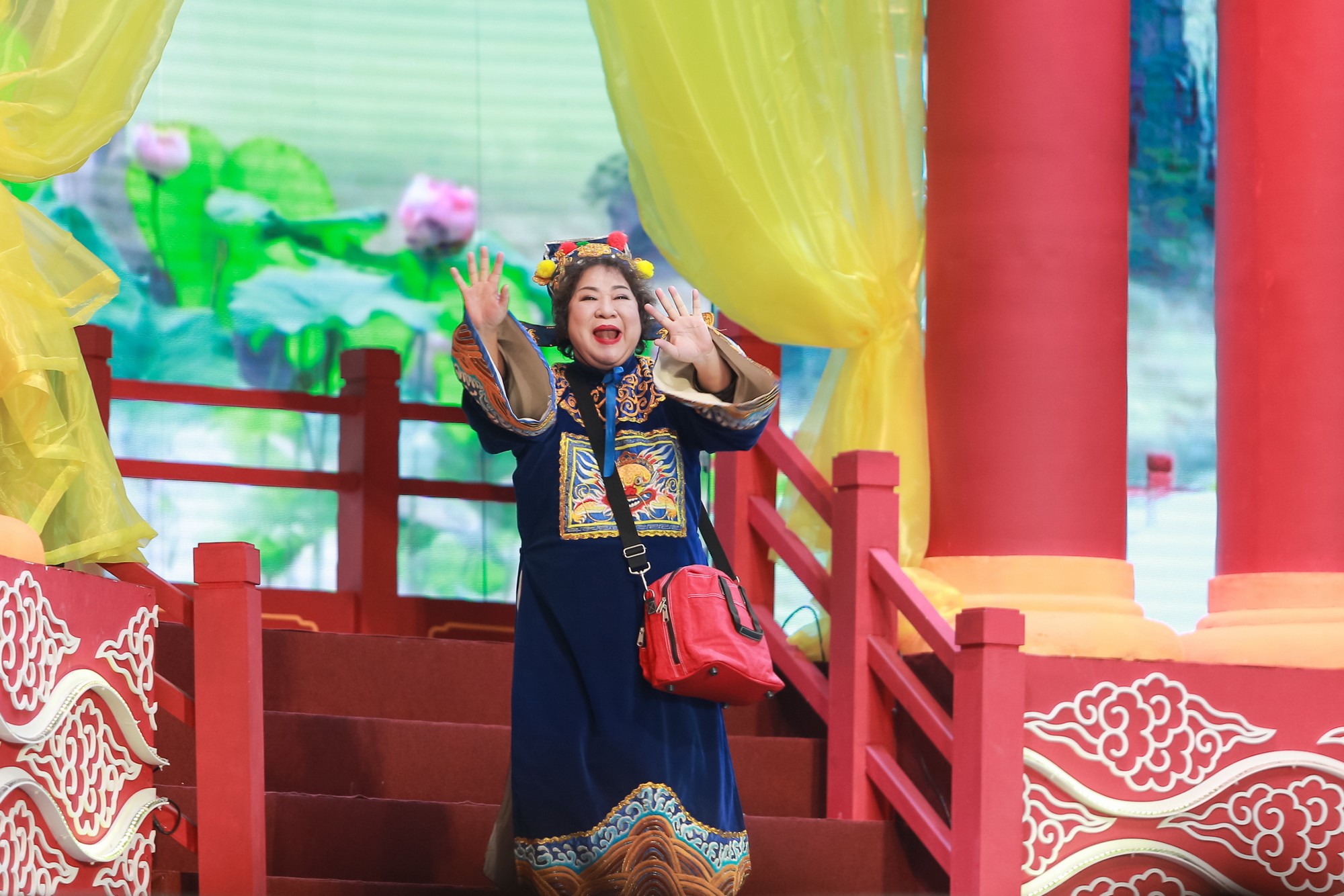 NSƯT Minh Vượng sống độc thân trong căn nhà nhỏ , giữ tinh thần lạc quan trong cuộc sống - Ảnh 3. NSƯT Minh Vượng sống độc thân trong căn nhà nhỏ , giữ tinh thần lạc quan trong cuộc sống - Ảnh 3.