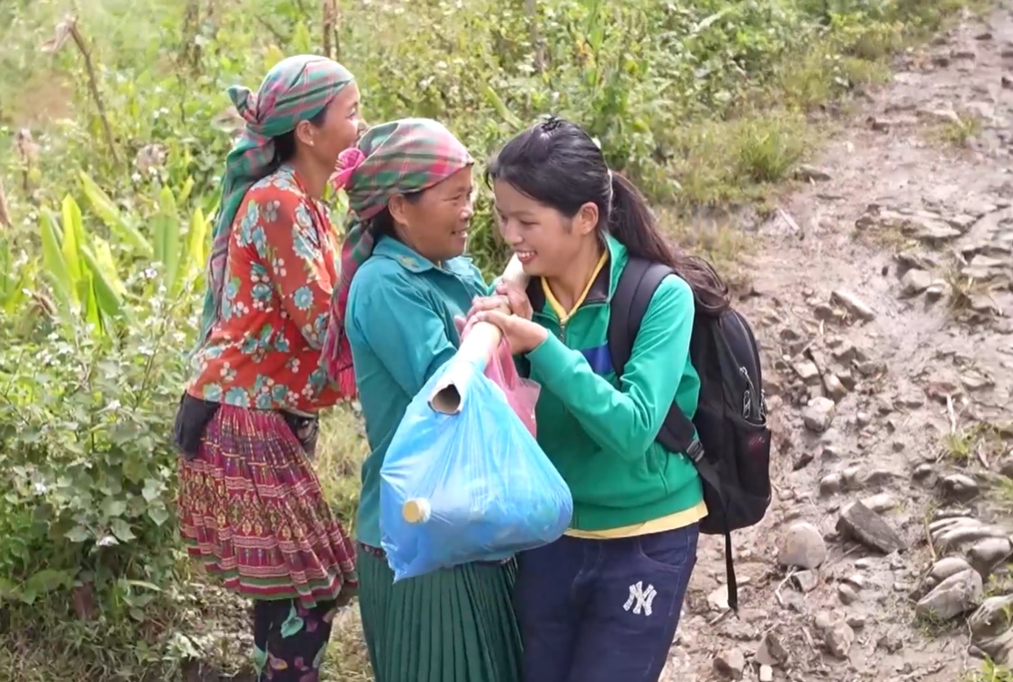 Nguyễn Trần Trung Quân và Hải Yến Idol tỏa sáng trong chương trình Thay lời tri ân 2025 - Ảnh 1. Nguyễn Trần Trung Quân và Hải Yến Idol tỏa sáng trong chương trình Thay lời tri ân 2025 - Ảnh 1.