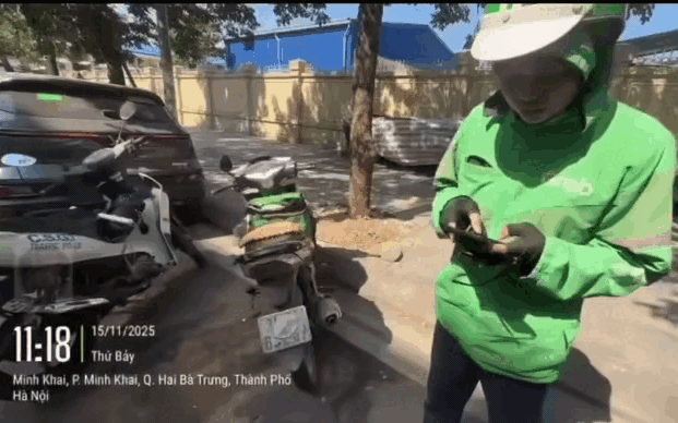H&agrave; Nội: 'Kết đắng' cho t&agrave;i xế xe bu&yacute;t vừa l&aacute;i xe vừa sử dụng điện thoại tr&ecirc;n đường V&otilde; Văn Kiệt - Ảnh 1.
