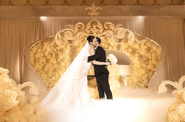 Đám cưới Á hậu Đặng Hoàng Tâm Như và chồng doanh nhân hơn - Ảnh 2. Đám cưới Á hậu Đặng Hoàng Tâm Như và chồng doanh nhân hơn - Ảnh 2.