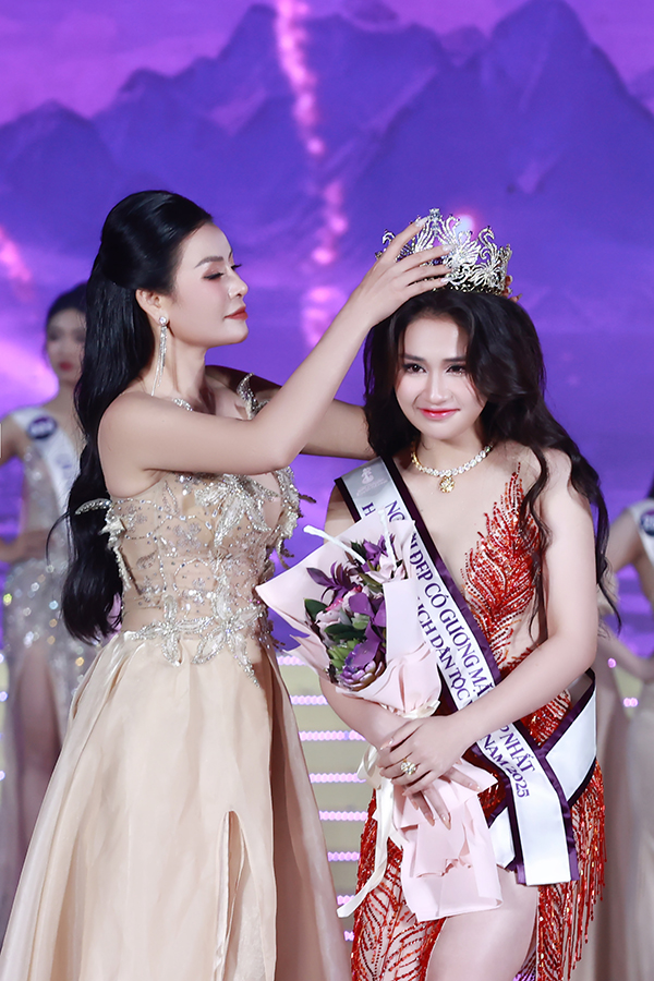 nhan sắc Hoa hậu Trần Minh Phương - Ảnh 3. nhan sắc Hoa hậu Trần Minh Phương - Ảnh 3.