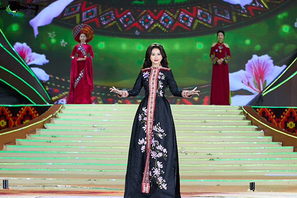 nhan sắc Hoa hậu Trần Minh Phương - Ảnh 6. nhan sắc Hoa hậu Trần Minh Phương - Ảnh 6.