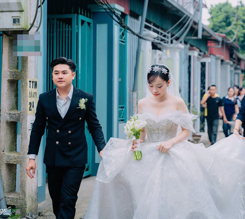 Đám cưới 'nhiều nhầm lẫn' của cặp đôi hàng xóm, nhà cách nhau 10m ở Hà Nội - Ảnh 4.