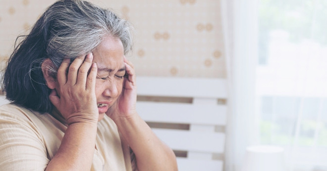 Th&ocirc;ng gia ngh&egrave;o đi chăm con g&aacute;i đẻ, nhận c&aacute;i kết &ecirc; chề v&igrave; một c&acirc;u &lsquo;lỡ miệng&rsquo;