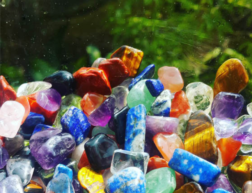 Vợ chồng Mạnh Trường rải đá thạch anh cho phong thủy biệt thự mới - Ảnh 11.