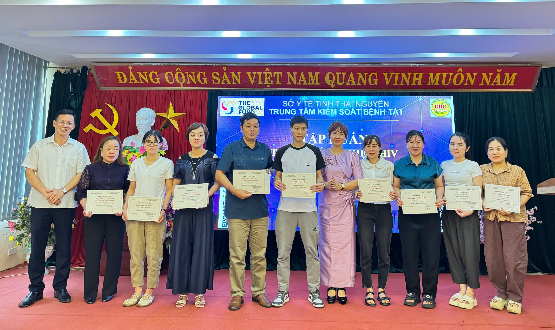 Chuyện về người bác sĩ hơn hai thập kỷ chạy đua với 'tử thần' giữ lại từng sinh mạng bệnh nhân HIV - Ảnh 10. Chuyện về người bác sĩ hơn hai thập kỷ chạy đua với 'tử thần' giữ lại từng sinh mạng bệnh nhân HIV - Ảnh 10.