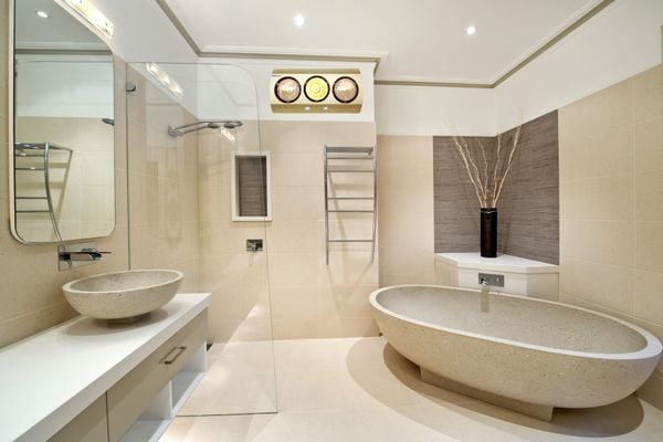 Hiểm họa khi sử dụng đèn sưởi nhà tắm vào mùa đông và cách khắc phục - Ảnh 2.