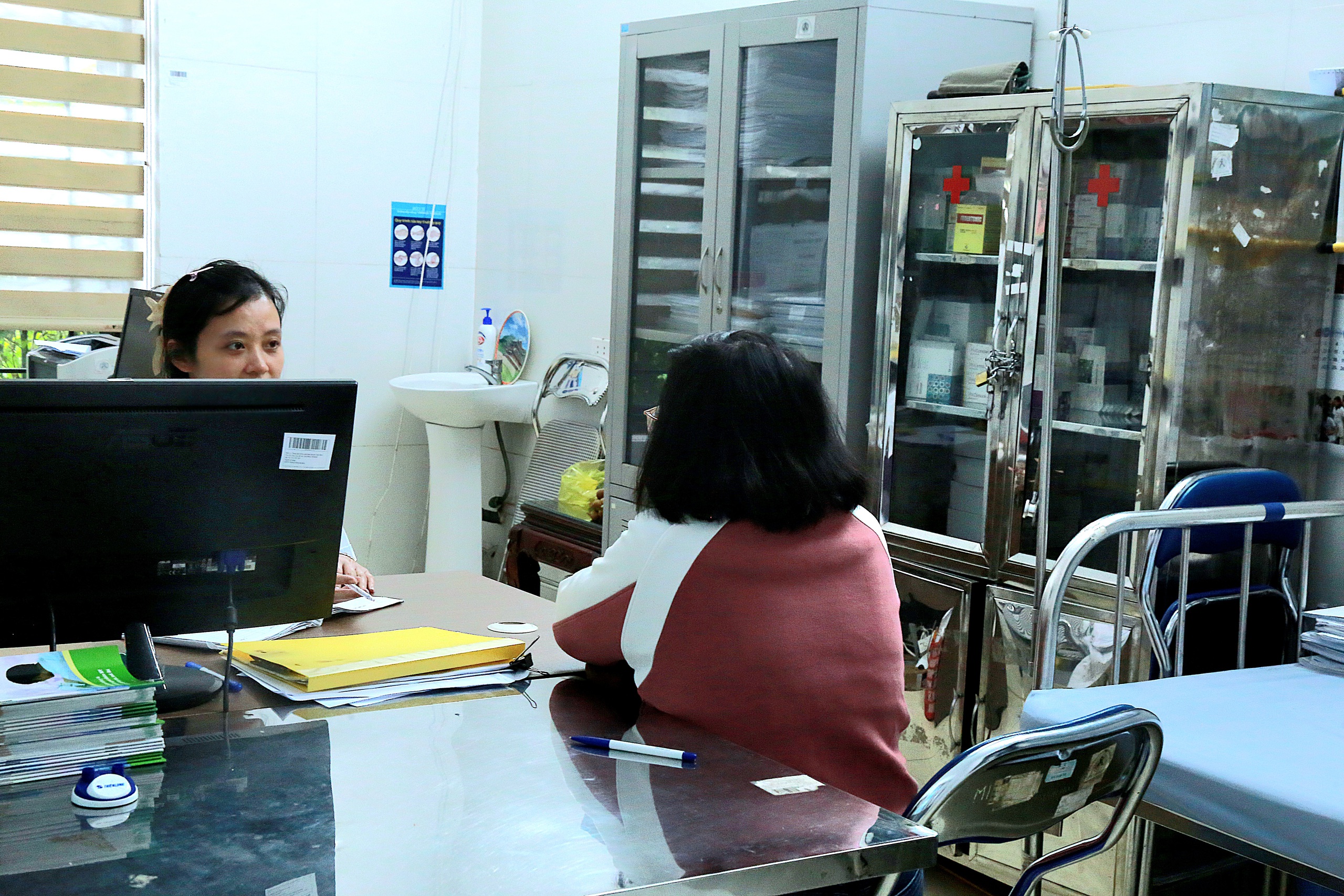 Hành trình thầm lặng của những người giữ lửa cho bệnh nhân HIV - Ảnh 4.