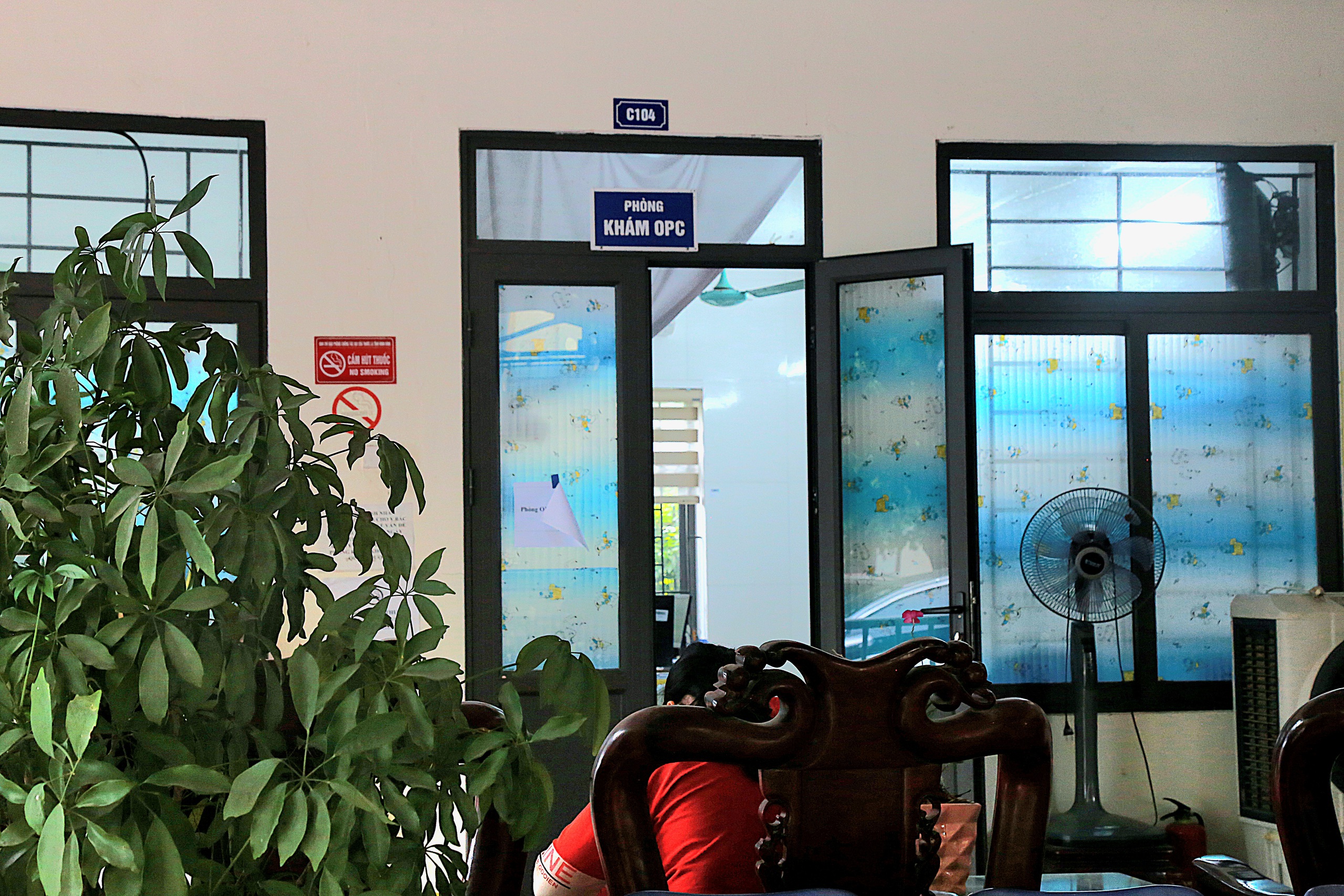 Hành trình thầm lặng của những người giữ lửa cho bệnh nhân HIV - Ảnh 3.