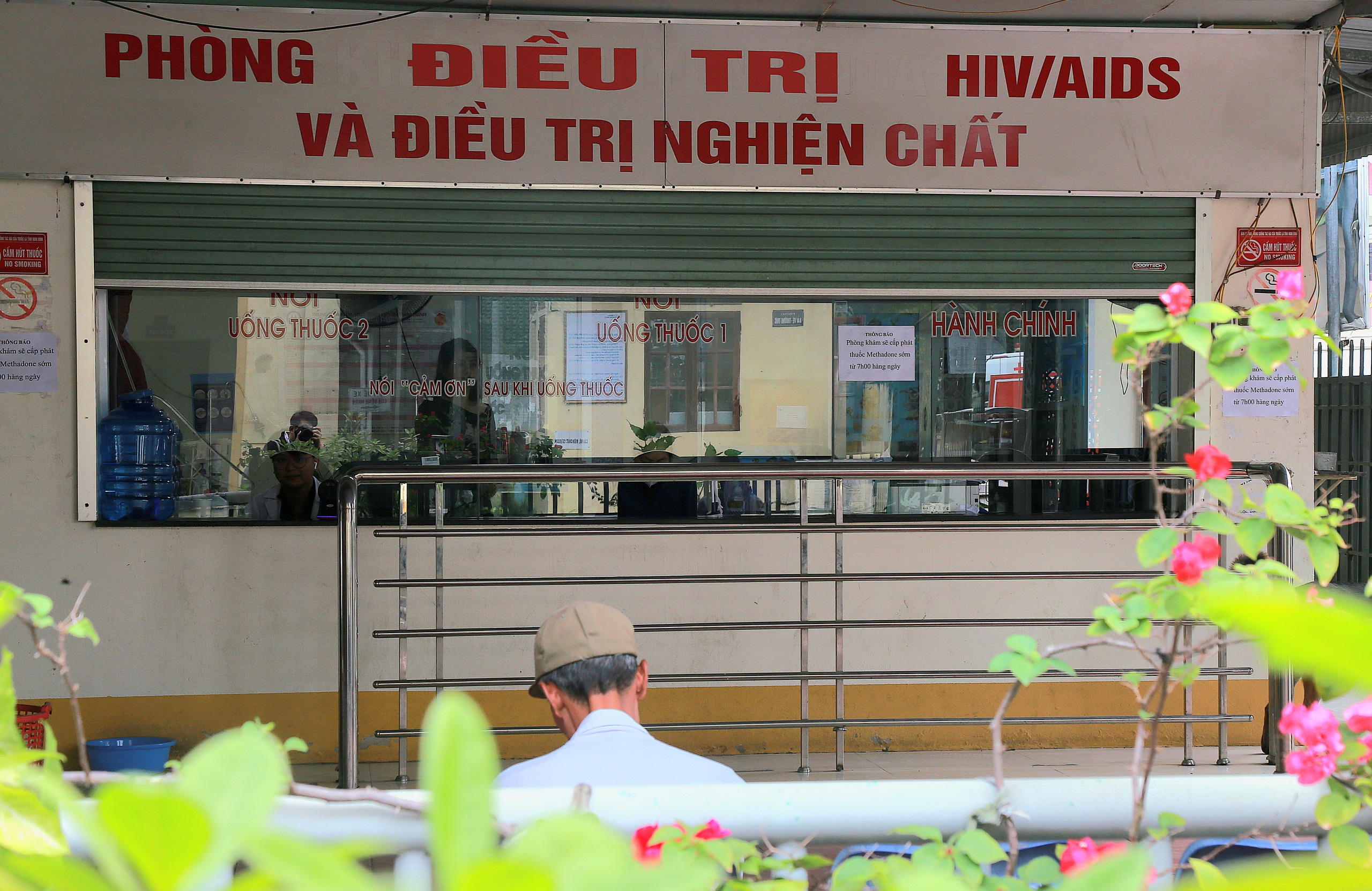 Hành trình thầm lặng của những người giữ lửa cho bệnh nhân HIV - Ảnh 2.