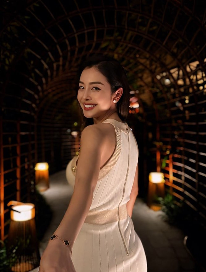 4 hoa hậu của Việt Nam gây mê lòng người nhờ ‘khuôn trăng đầy đặn’ là ai? - Ảnh 2.