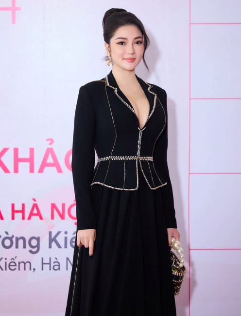 4 hoa hậu của Việt Nam gây mê lòng người nhờ ‘khuôn trăng đầy đặn’ là ai? - Ảnh 3.