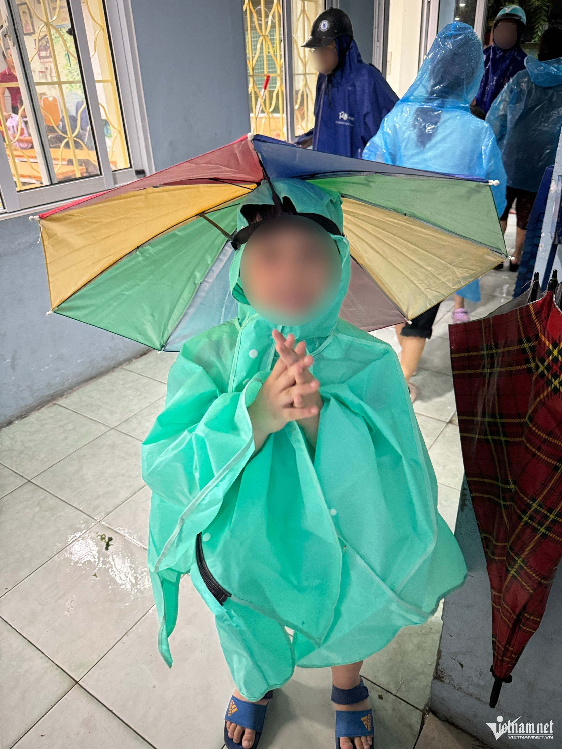 Bức xúc vì hàng xóm nhờ đón con cả tháng, đi chợ hộ không trả tiền còn chê - Ảnh 2.