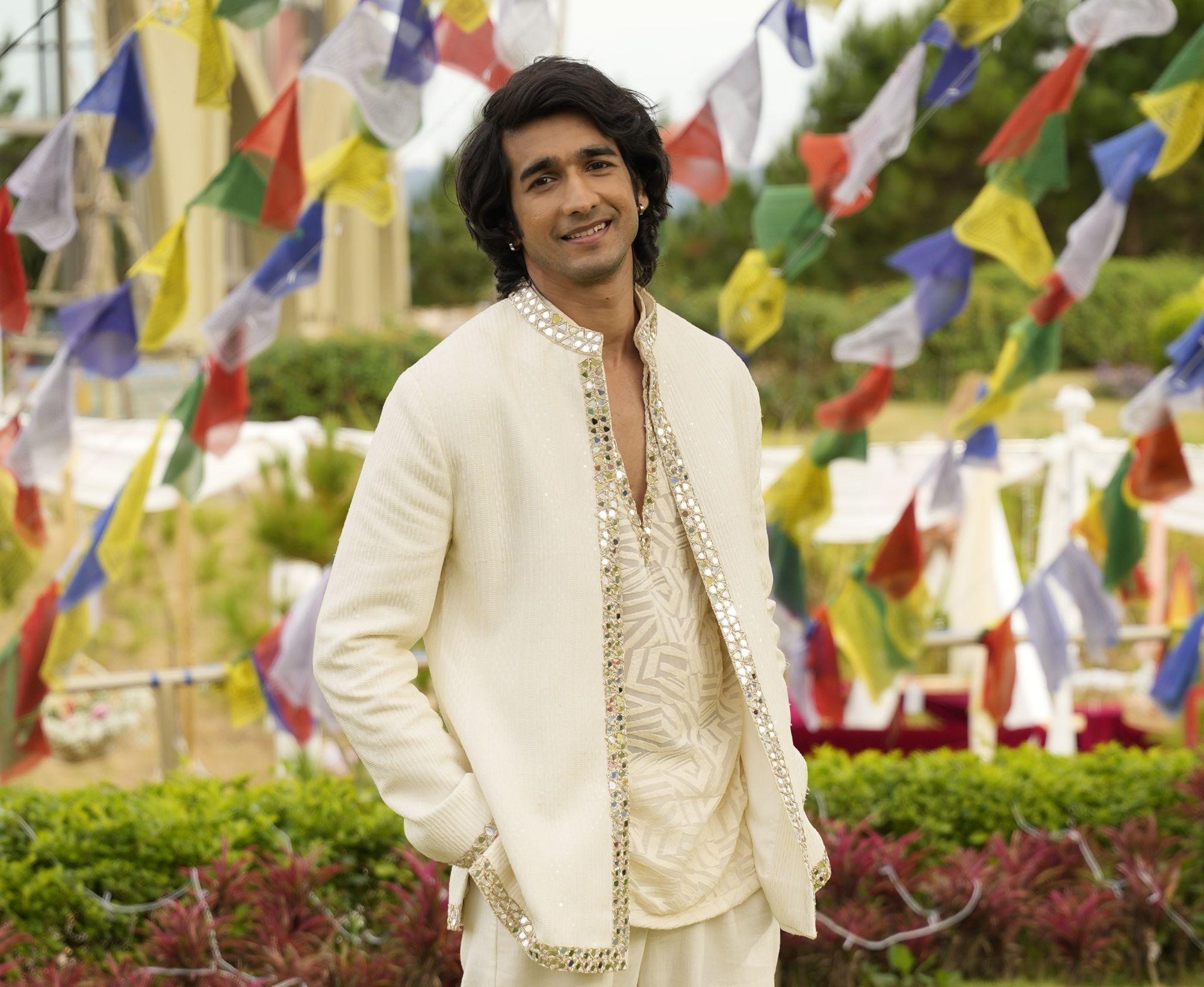 “Vạn dặm yêu em”: Khán giả tò mò vớiChuyện tình xuyên biên giới của Khả Ngân  - Ảnh 3.