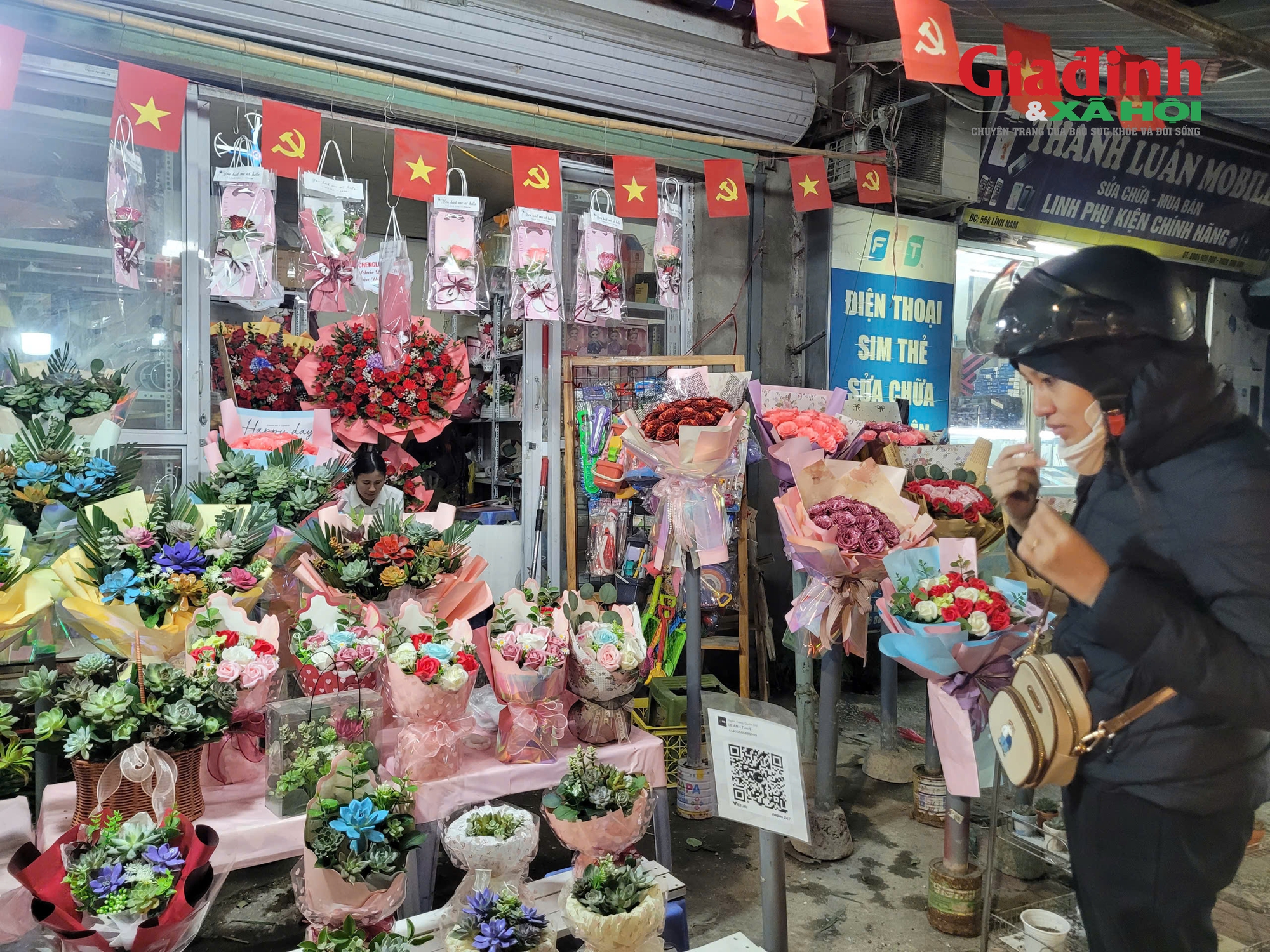 Sen đá giá từ 80 . 000 Đồng được phụ huynh và học sinh săn lùng làm quà tặng thầy cô - Ảnh 2.