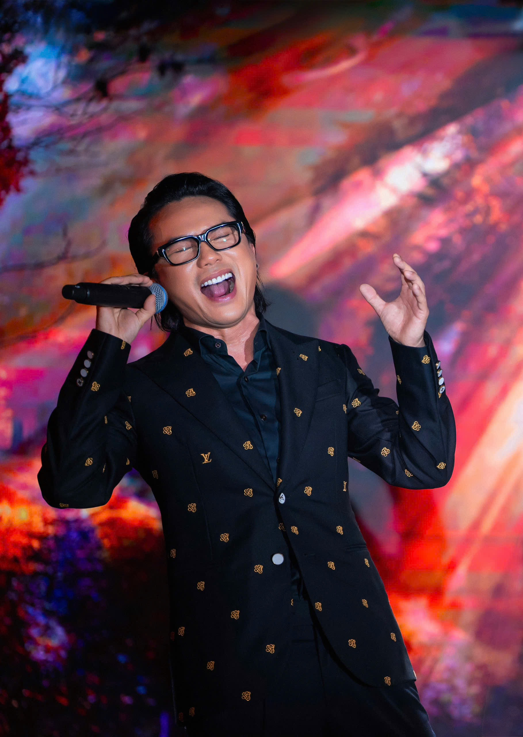 Tú Dưa tuổi U50: Đàn ông lứa tuổi trung niên là giai đoạn đẹp, sung sức - Ảnh 4.