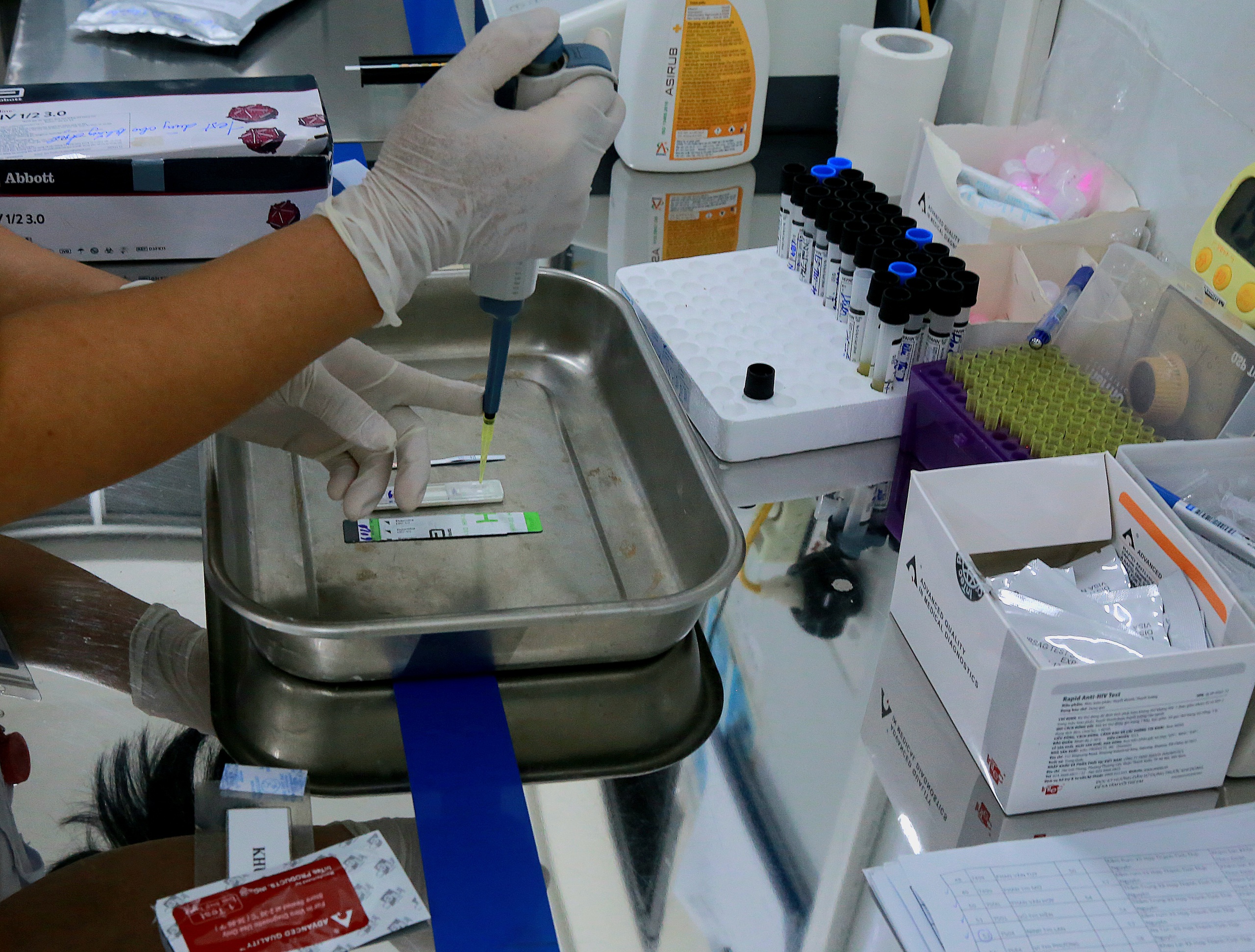 Hành trình thầm lặng của những người giữ lửa cho bệnh nhân HIV - Ảnh 9.