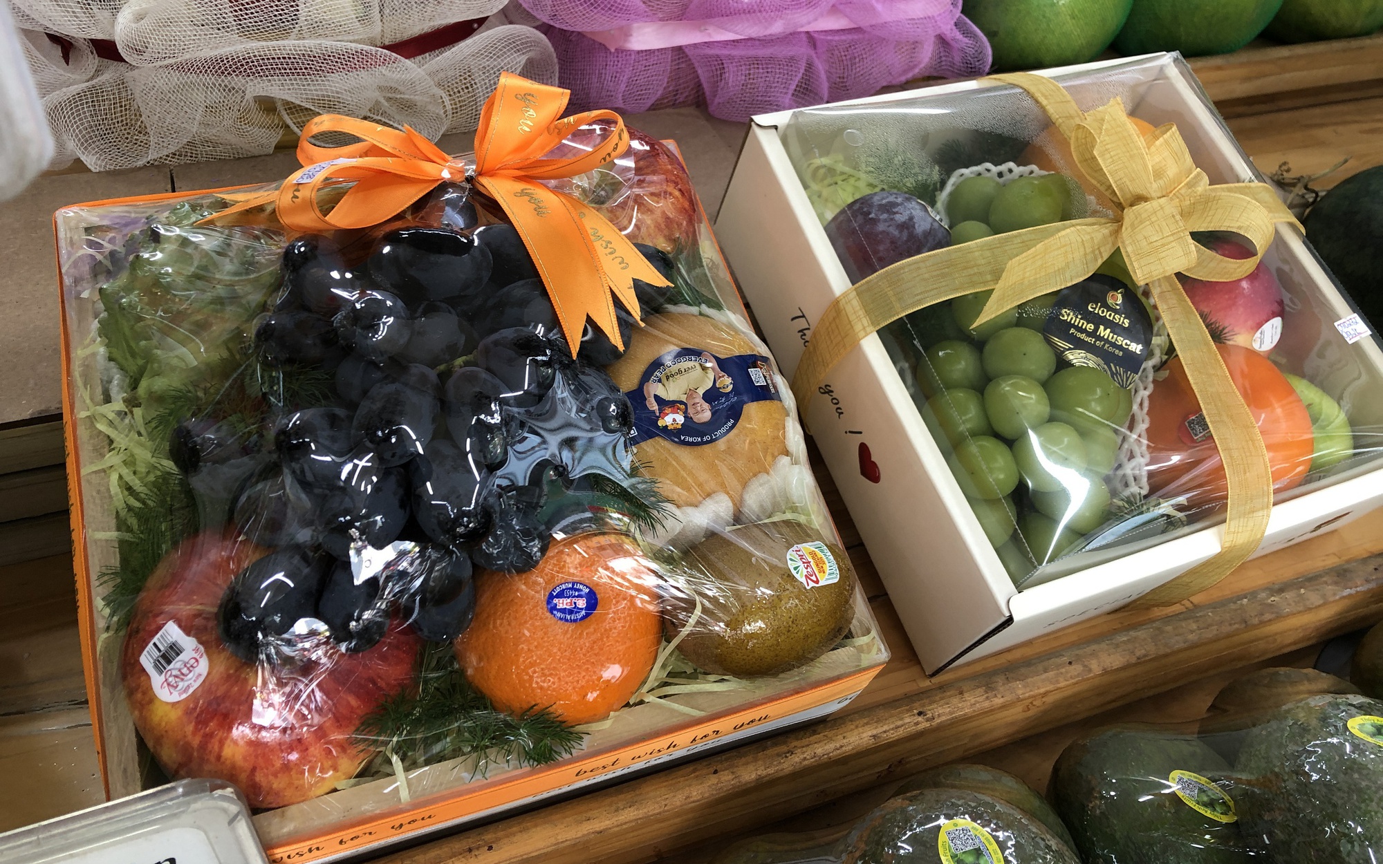 Sen đá giá từ 80 . 000 Đồng được phụ huynh và học sinh săn lùng làm quà tặng thầy cô - Ảnh 1.