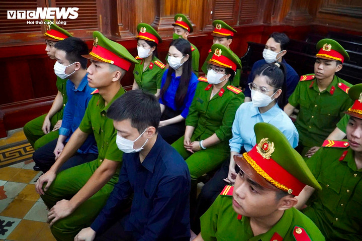 Hoa hậu Thùy Tiên, Quang Linh Vlogs, Hằng Du Mục lĩnh 2 năm tù - Ảnh 2.