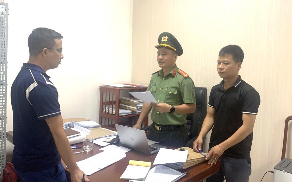 Lẩn trốn nhiều tỉnh, thành sau khi bị khởi tố, nam thanh niên vẫn sa lưới - Ảnh 2.