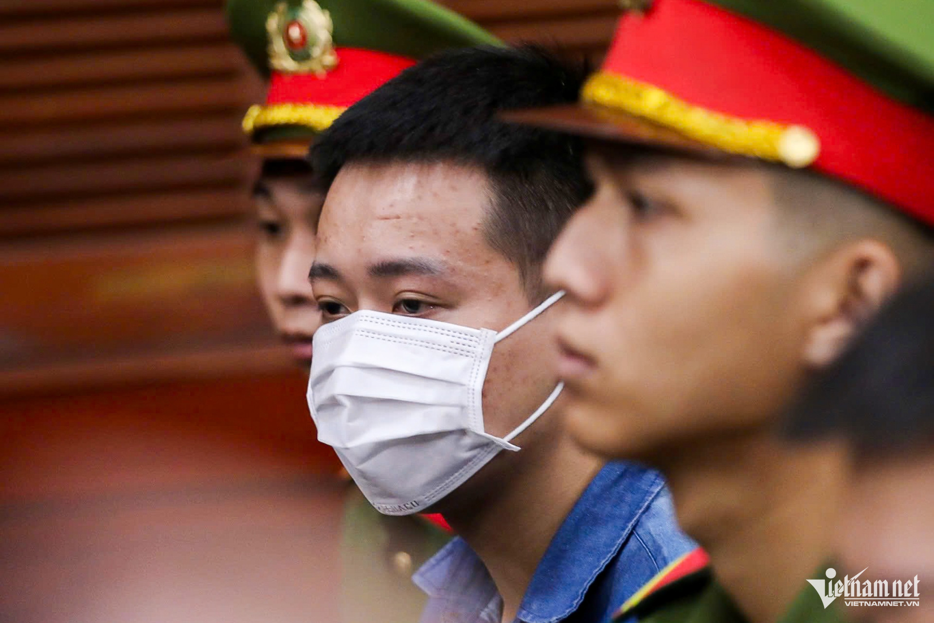 Hình ảnh hoa hậu Thùy Tiên, Hằng Du Mục, Quang Linh Vlogs tại phiên tòa - Ảnh 7.