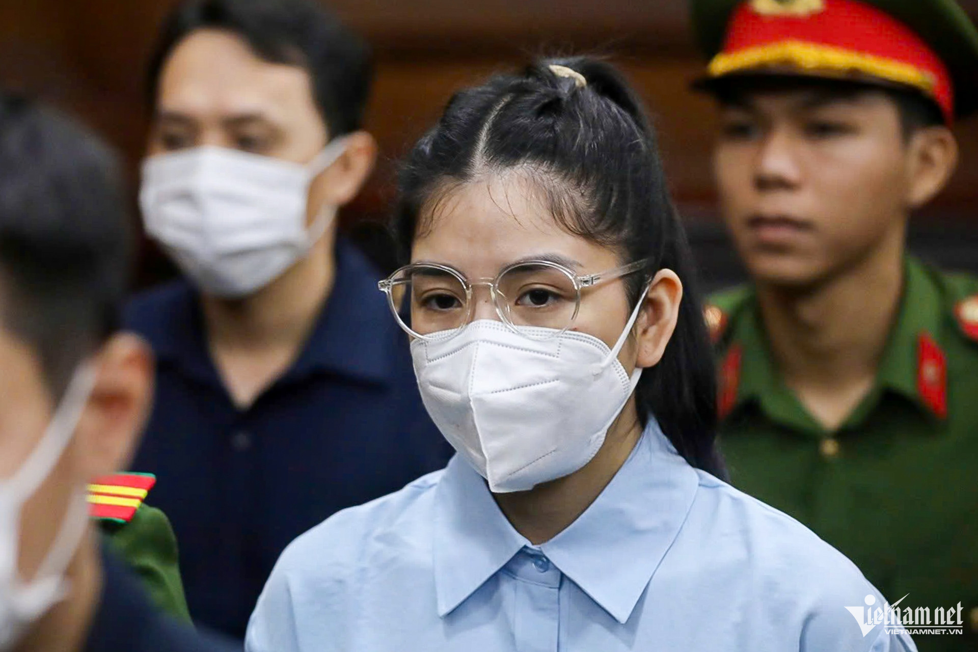 Hình ảnh hoa hậu Thùy Tiên, Hằng Du Mục, Quang Linh Vlogs tại phiên tòa - Ảnh 6.