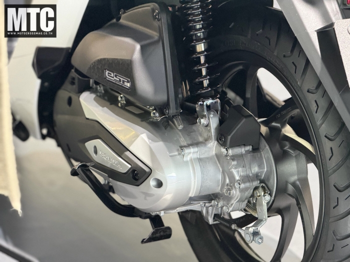 Trải nghiệm xe ga Honda Vision 2026 giá 33 triệu đồng đẹp long lanh, trang bị lấn át SH Mode - Ảnh 6.