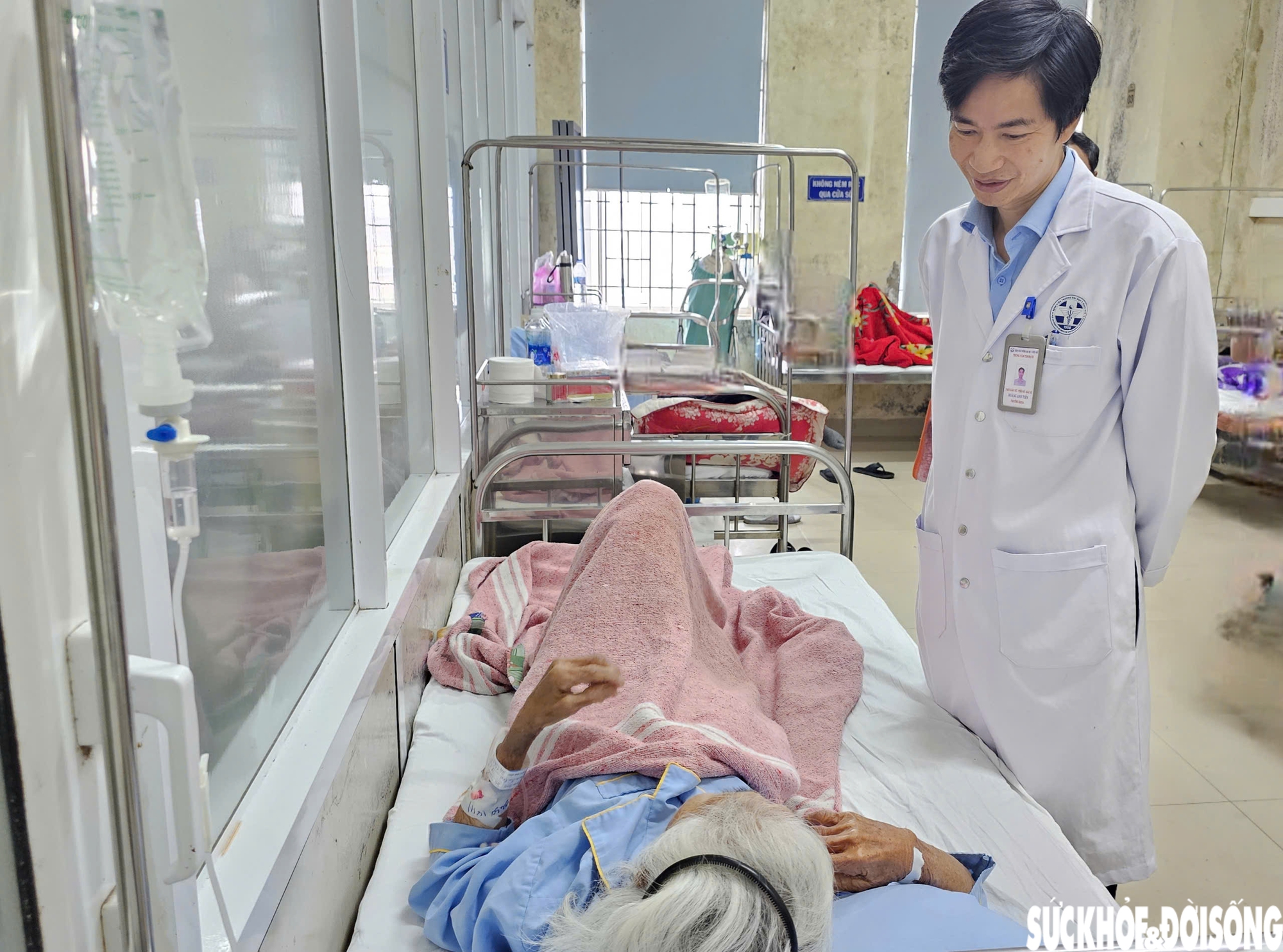 Giáo sư trẻ nhất ngành Y 2025: 'Kiến thức có thể thay đổi nhưng y đức phải luôn vẹn nguyên'- Ảnh 4.