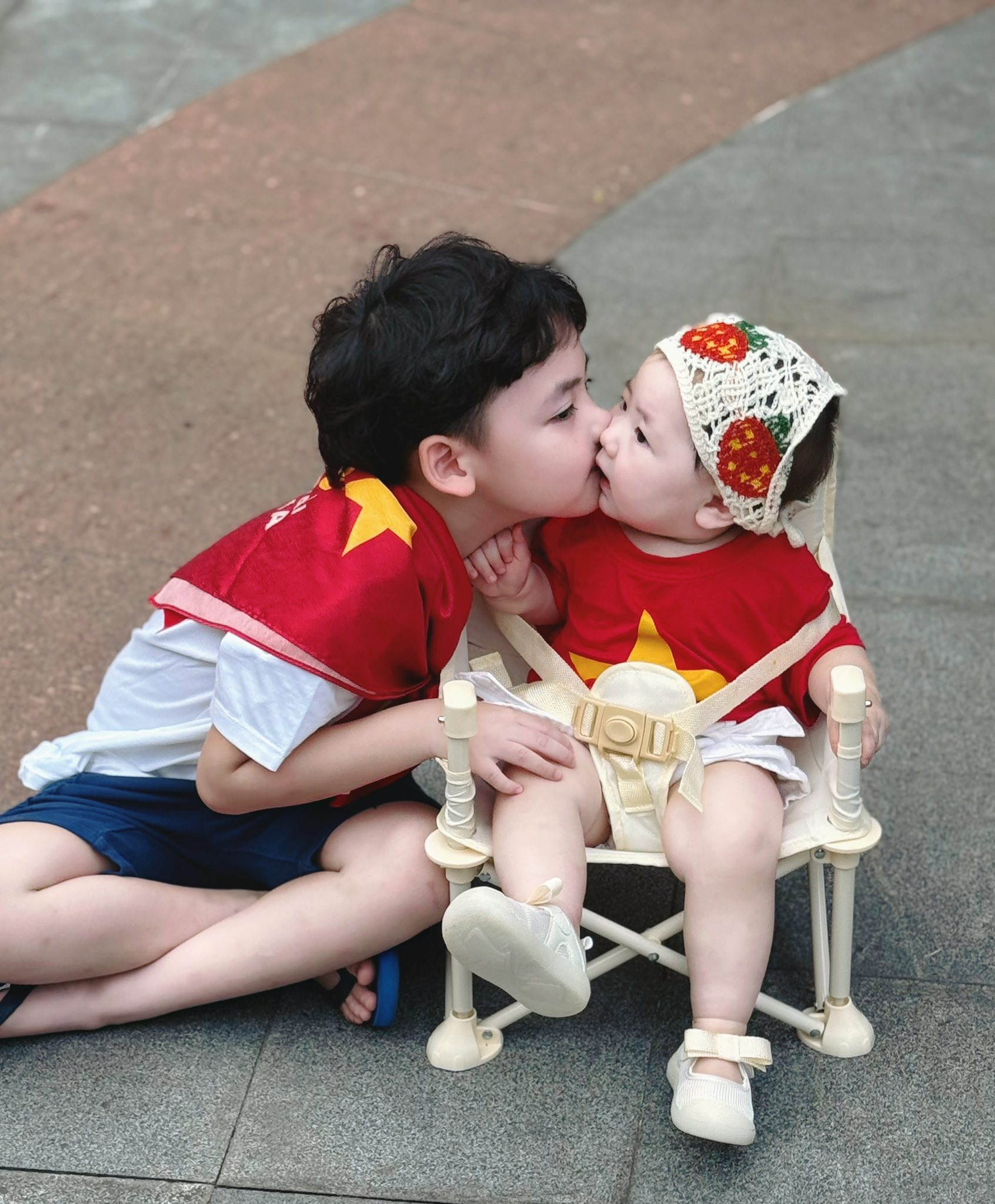 Con gái tròn một tuổi của Á hậu Tú Anh - Ảnh 11.