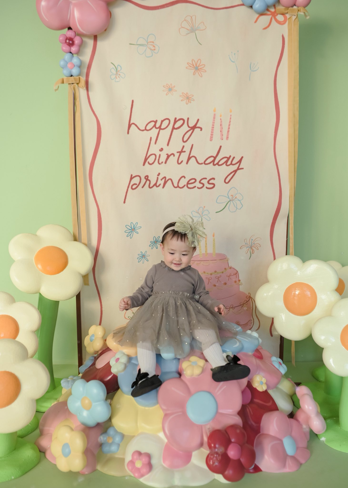 Con gái tròn một tuổi của Á hậu Tú Anh - Ảnh 6.