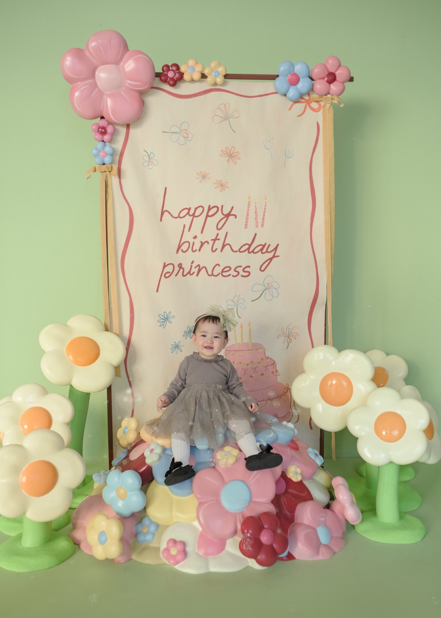 Con gái tròn một tuổi của Á hậu Tú Anh - Ảnh 7.