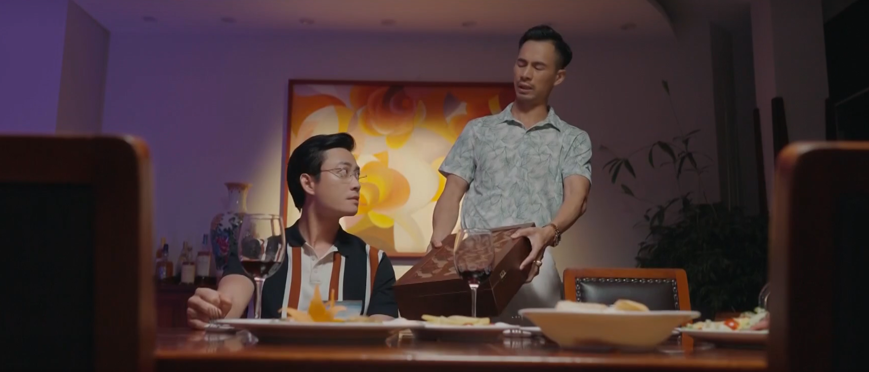 Lằn ranh - Tập 14: Tiết lộ &quot;vũng nước sâu&quot; ở dự án Trinh Tam, Thiệu tích cực giúp Khắc giành ghế Giám đốc Sở  - Ảnh 4.