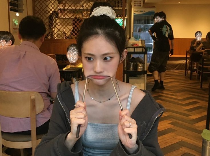 4 kiểu ăn uống khiến “gội thuốc tiên” tóc vẫn rụng lả tả: Rất nhiều chị em Việt thường mắc- Ảnh 1.