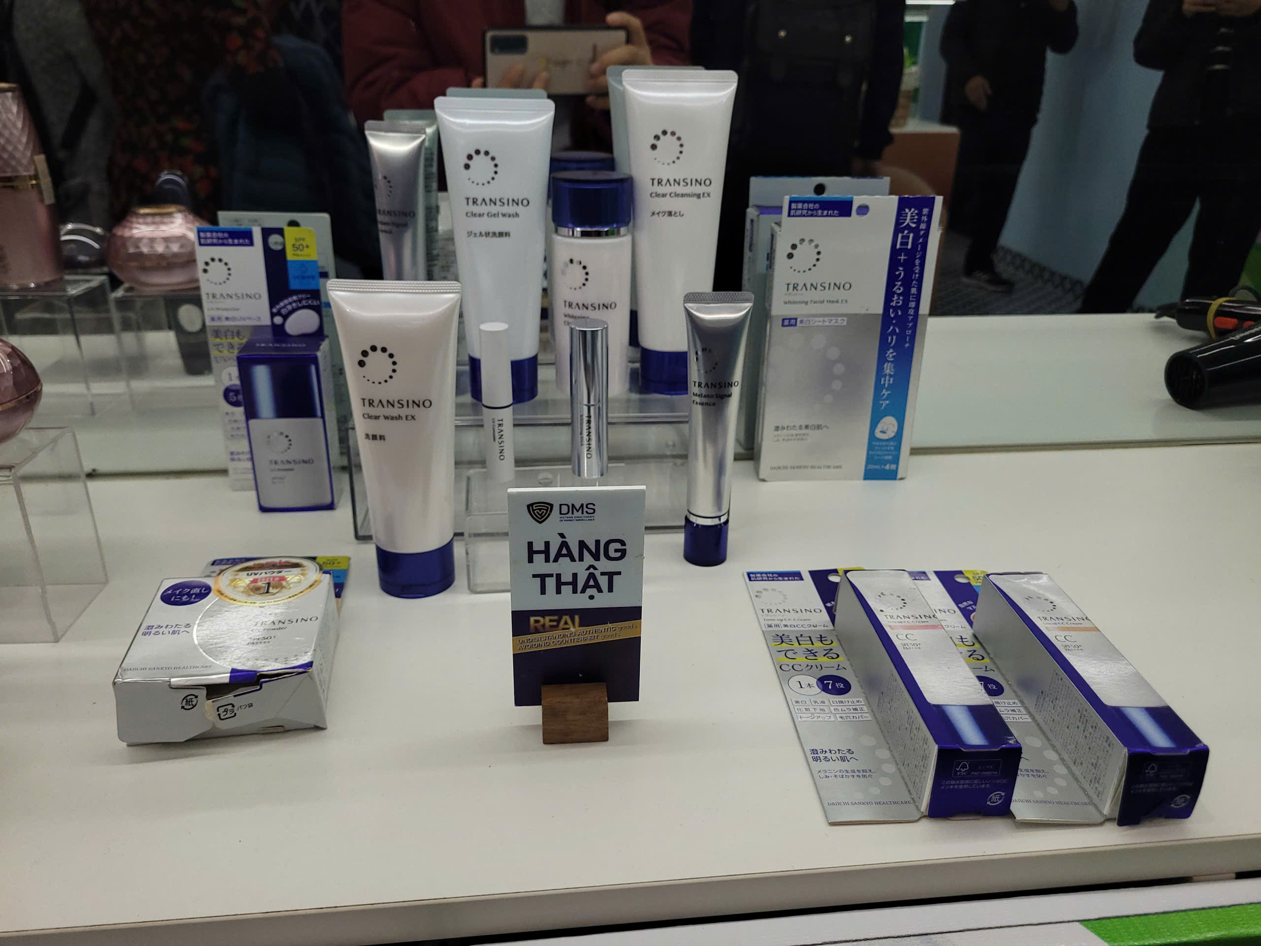 Cận cảnh mỹ phẩm Nhật Bản giả tinh vi và cách bảo vệ người tiêu dùng - Ảnh 6.