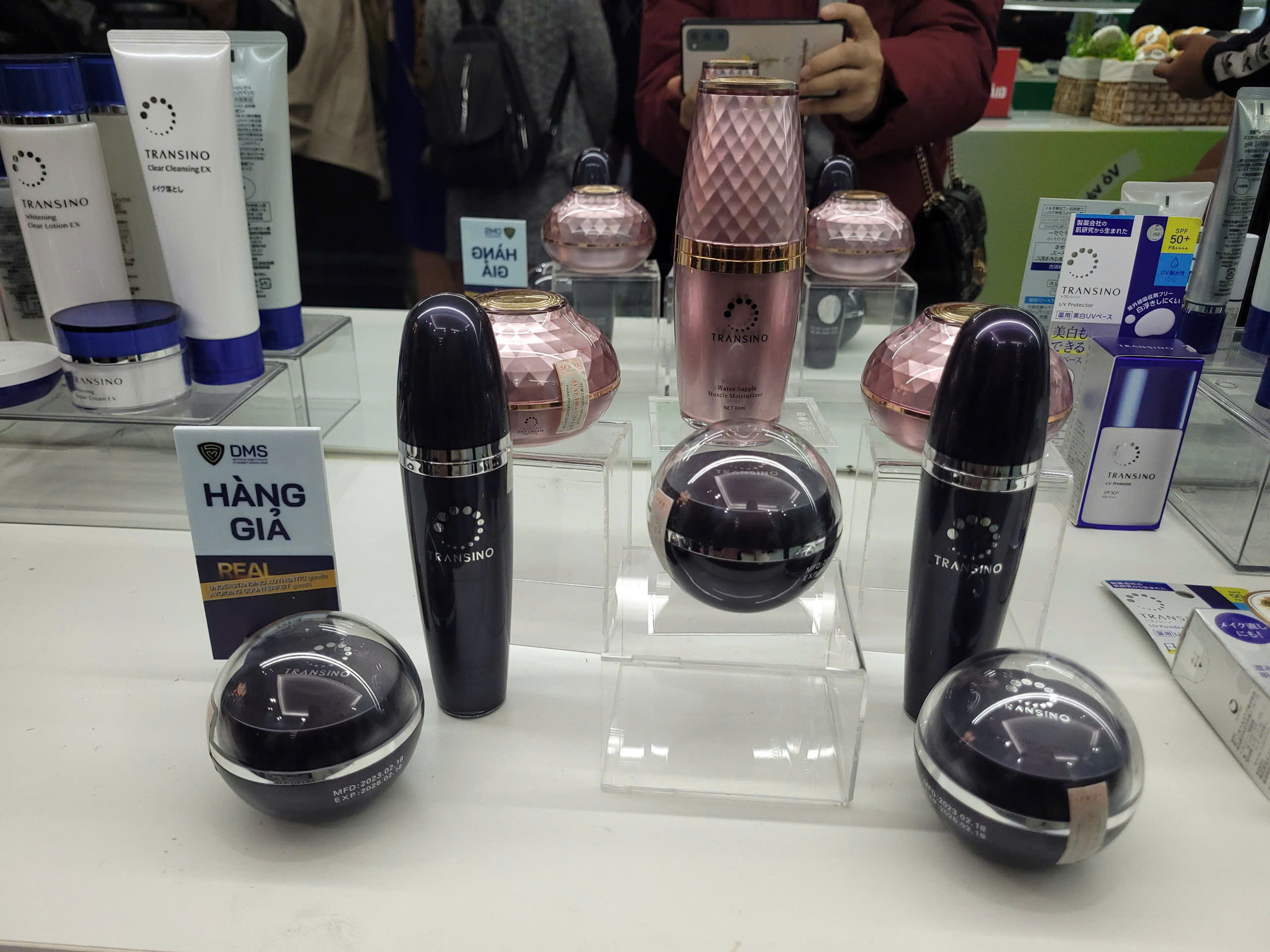 Cận cảnh mỹ phẩm Nhật Bản giả tinh vi và cách bảo vệ người tiêu dùng - Ảnh 5.