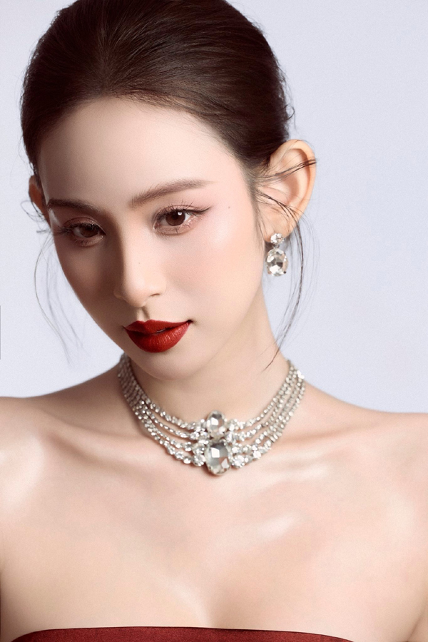 Mỹ nhân quê Ninh Bình vừa làm đám cưới với chồng thiếu gia khoe nhan sắc mừng sinh nhật - Ảnh 3.