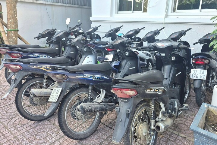 Bắt nhóm thanh niên gây ra 13 vụ trộm cắp xe máy - Ảnh 2.